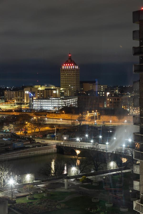 Apartament King Bed W/ Panoramic Views Of Dt! Rochester Zewnętrze zdjęcie